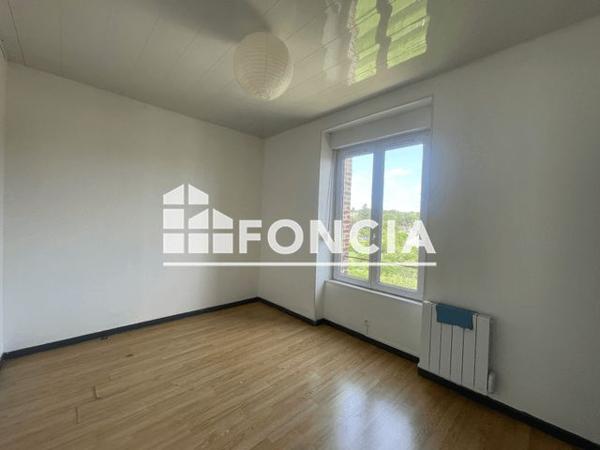 Location Appartement 4 pièces 73.6 m² - 50-52 RUE DU FOND DE SANTE Charleville Mezieres 08000