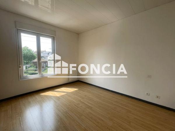 Location Appartement 4 pièces 73.6 m² - 50-52 RUE DU FOND DE SANTE Charleville Mezieres 08000