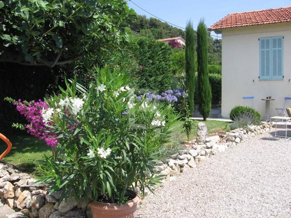 Charmante propriété avec vue mer à rénover à Mougins