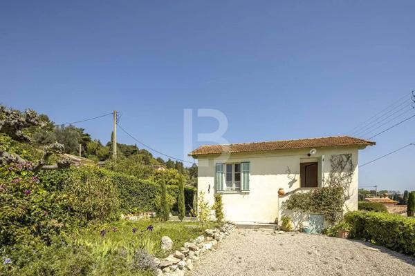 Charmante propriété avec vue mer à rénover à Mougins