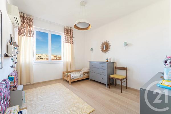 Appartement F3 à vendre  3 pièces - 78 m 2   MARSEILLE  - 13004