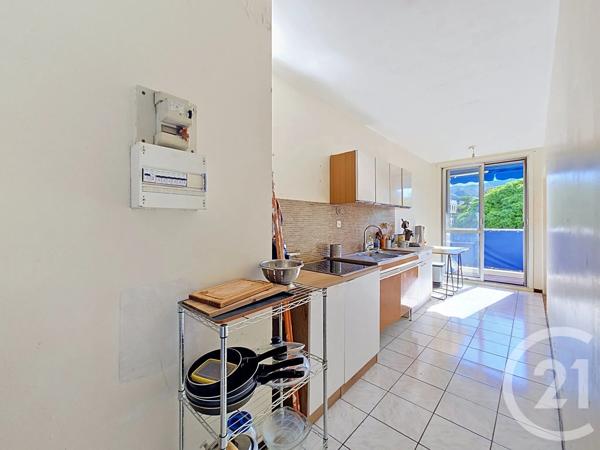 Appartement T3 à vendre  3 pièces - 69,21 m 2   MARSEILLE  - 13009