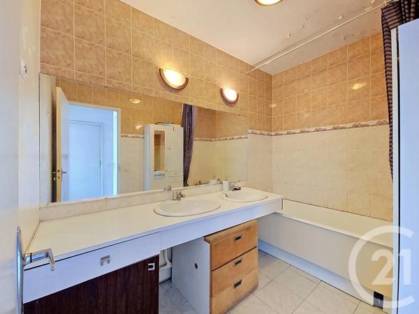Appartement T3 à vendre  3 pièces - 69,21 m 2   MARSEILLE  - 13009