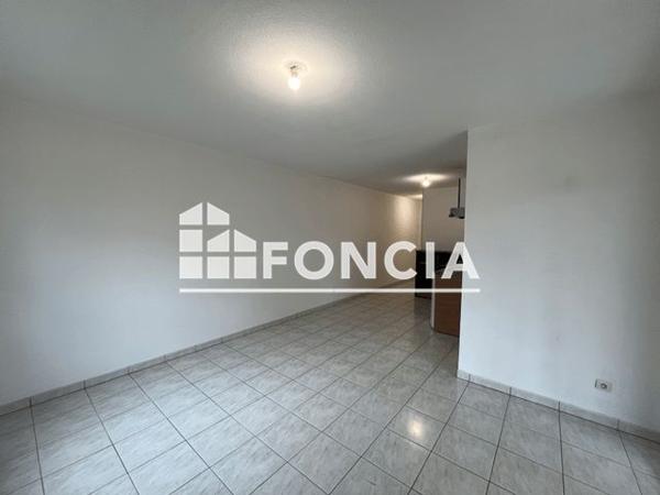 Location Appartement 2 pièces 37.5 m² - 1/25 RUE DES SICAUDS Saint Michel 16470