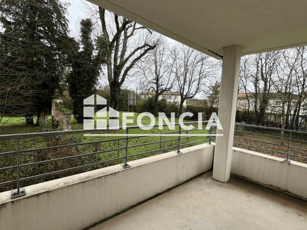 Location Appartement 2 pièces 37.5 m² - 1/25 RUE DES SICAUDS Saint Michel 16470