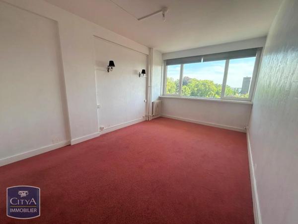 Appartement à louer 2 pièces 67m² Cambrai (59400)