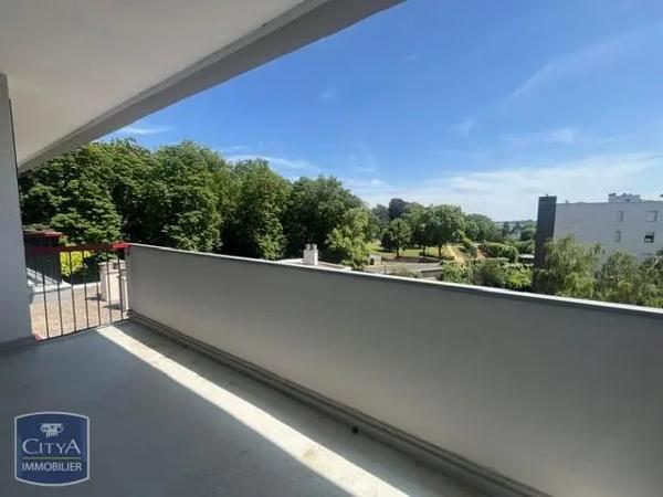 Appartement à louer 2 pièces 67m² Cambrai (59400)