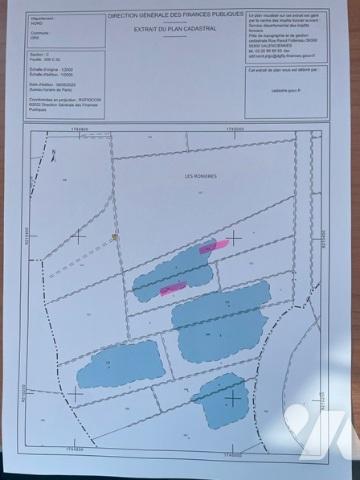 UNE PATURE AVEC HUTTE DE CHASSE