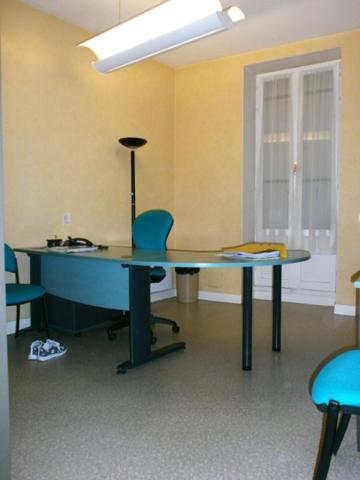 Bel Immeuble à vocation polyvalente. Habitation - Bureaux - Cabinet médical - Locatif.