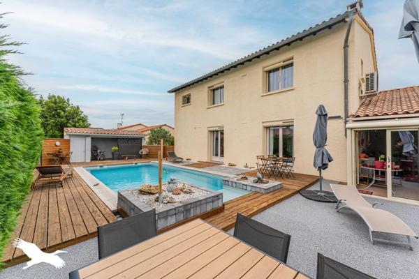 Maison à vendre 457 600 € Roquettes 6 p 181 m² DPE C