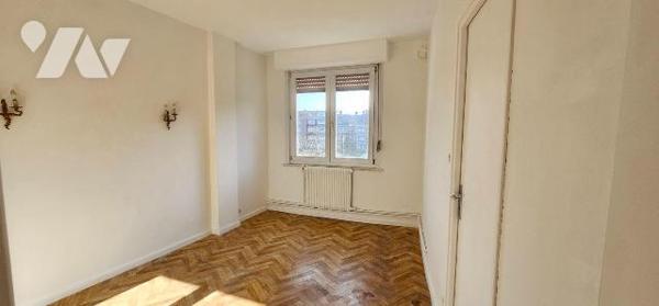 DUNKERQUE
Proximité centre
Bel Appartement T4 lumineux au 2ème étage d'une copropriété bien t...