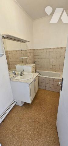 DUNKERQUE
Proximité centre
Bel Appartement T4 lumineux au 2ème étage d'une copropriété bien t...