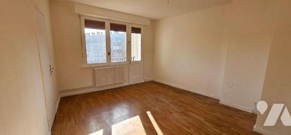 DUNKERQUE
Proximité centre
Bel Appartement T4 lumineux au 2ème étage d'une copropriété bien t...