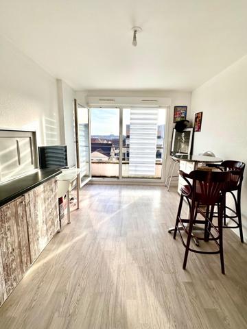 Spécial investisseurs - F2 lumineux sans travaux - cave et parking