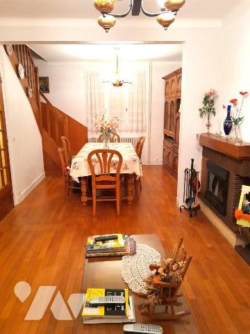 FLEURY LES AUBRAIS - MAISON INDEPENDANTE - 4 PIECES PRINCIPALES  (84,66 m²) BON ETAT - ASCENSEUR