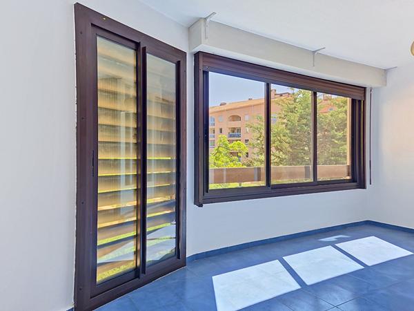 Fréjus, Appartement de T3, Box, Cave, piscine, tennis
