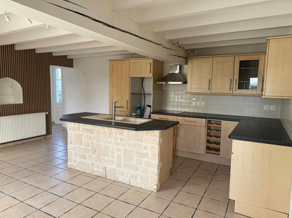 Maison Vouillé 6 pièces 157 m2, Vouille 79230