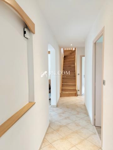 Maison de 198m2 comprenant deux appartements sur parcelle arborée de 643m2 Le Cheylard (07160)