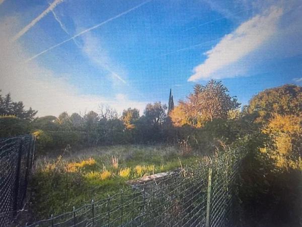 Immobilier Lorgues (83510) – Terrain constructible 887m2 – 190 000 €