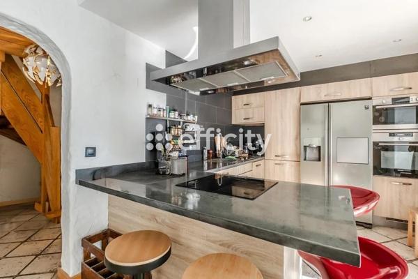 Maison
         4 pièces
        - 150 m² Exclusivité 480 000 € *