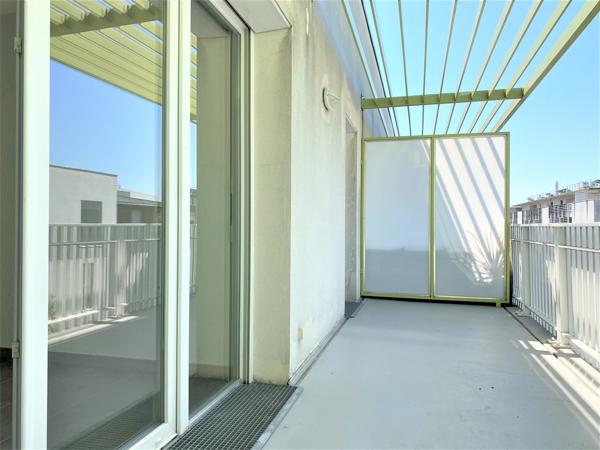 3 pièces dernier étage avec terrasse et 2 parkings