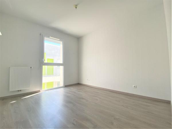 3 pièces dernier étage avec terrasse et 2 parkings