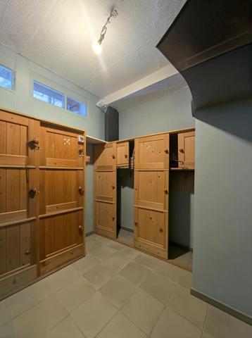 Appartement
         2 pièces
        - 51 m² 59 000 € *
