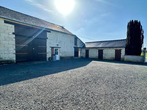 Maison - Longére à vendre 6 pièces VILLEBERNIER (49400) - restauration compléte 156m² et 8960m²