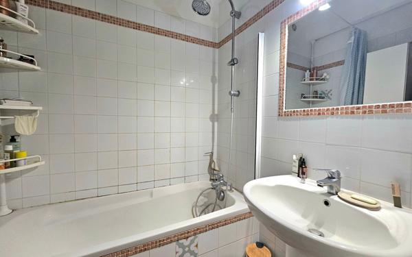 Appartement à vendre    5 pièces • 71 m2 Salon-de-Provence