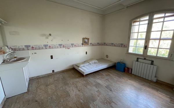 Maison à vendre    6 pièces •  L'Isle-sur-la-Sorgue