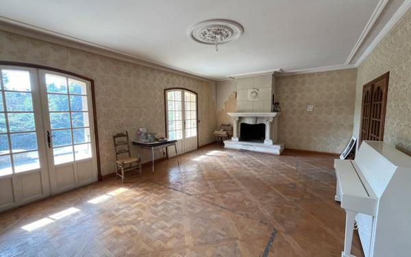 Maison à vendre    6 pièces •  L'Isle-sur-la-Sorgue