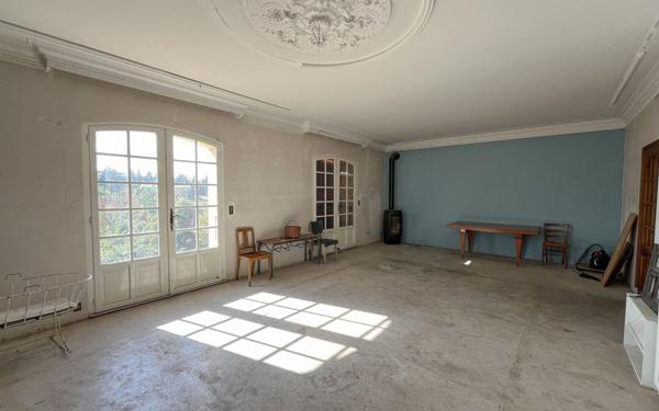 Maison à vendre    6 pièces •  L'Isle-sur-la-Sorgue