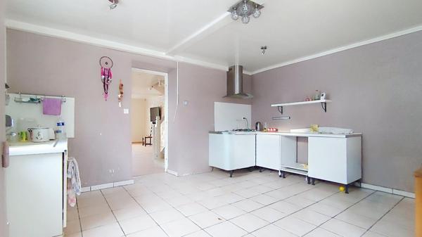 Maison de village avec terrain et dépendances