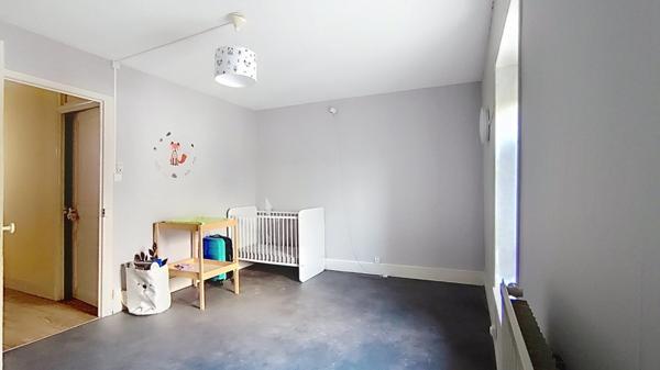 Maison de village avec terrain et dépendances