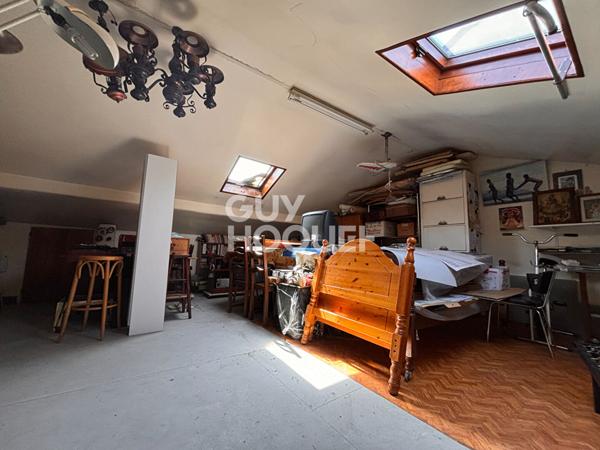 MAISON DE CHARME AVEC COUR - RUE DU LANDY - 193 M² AU SOL 3 NIVEAUX - JARDIN - CAVE