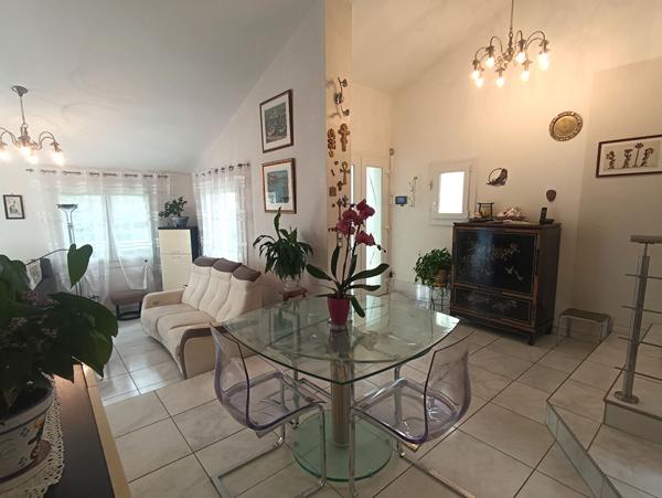 Sete (Corniche) - Maison de 98M² , de type 4, avec garage