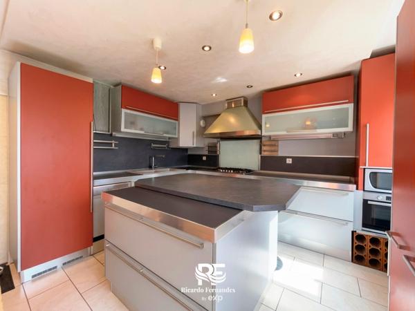 T3 atypique sur 2 niveaux avec espace indépendant – 83 m² Annecy