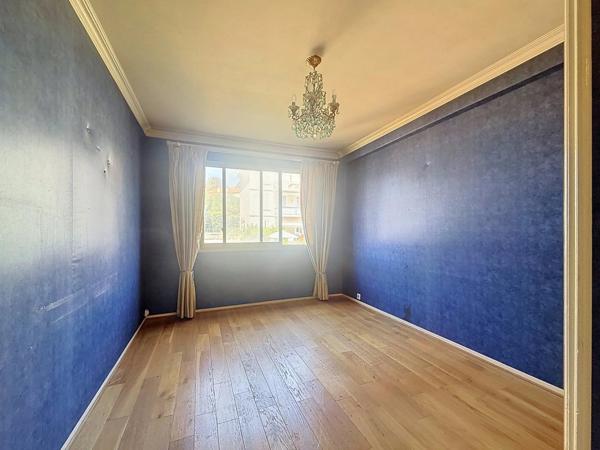 Vente                                                      Appartement
                        
                     2 pièces                      58 m2                     à Cannes
