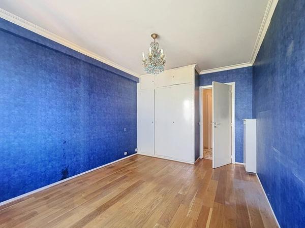 Vente                                                      Appartement
                        
                     2 pièces                      58 m2                     à Cannes