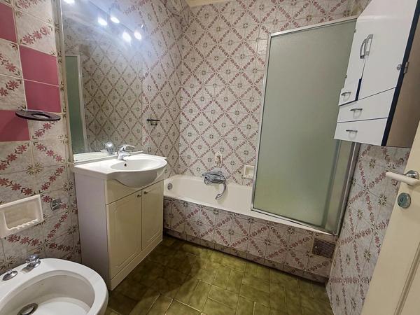 Vente                                                      Appartement
                        
                     2 pièces                      58 m2                     à Cannes
