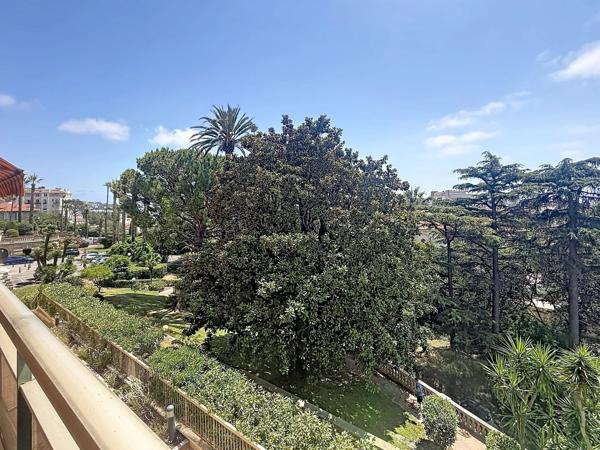 Vente                                                      Appartement
                        
                     2 pièces                      58 m2                     à Cannes