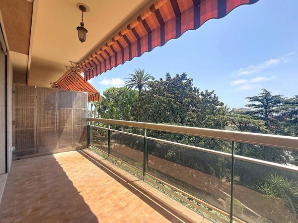 Vente                                                      Appartement
                        
                     2 pièces                      58 m2                     à Cannes