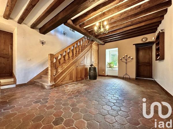Maison traditionnelle 9 pièces de 275 m² à Crécy-la-Chapelle (77580)