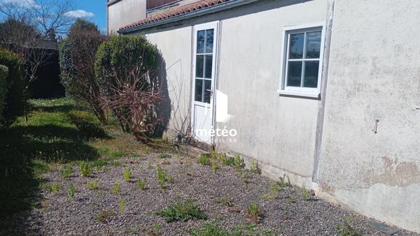 Maison en pierre 116m² avec dépendances et garage , hyper centre de Luçon