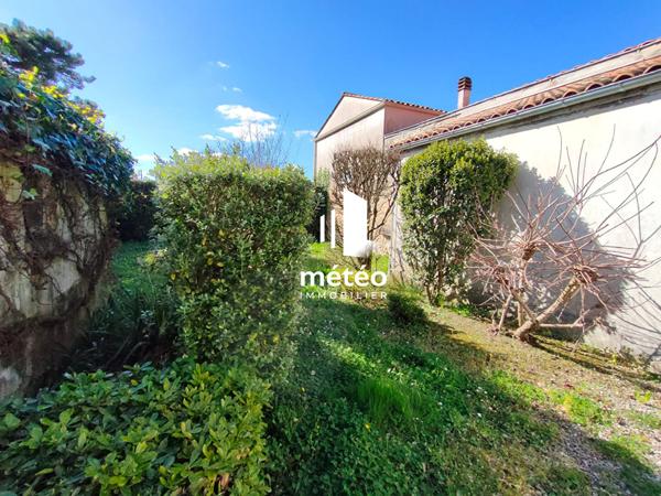 Maison en pierre 116m² avec dépendances et garage , hyper centre de Luçon