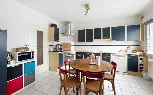 Maison à vendre    6 pièces • 200 m2 Saint-Cyr-sur-Loire