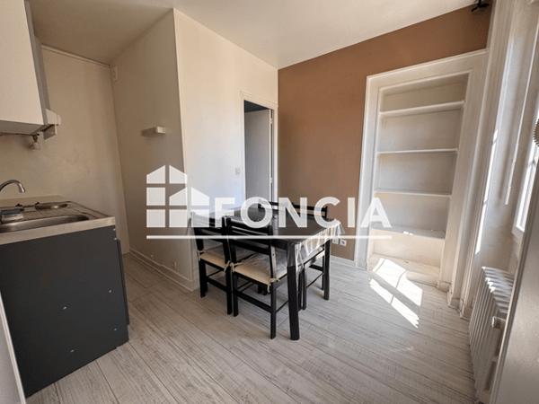 Location Studio meublé 26 m² - 11 PLACE ST JEAN Flers 61100