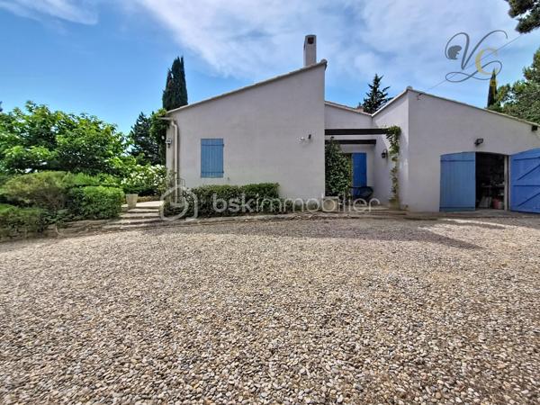 Et si votre prochain coup de cœur se cachait au cœur du Luberon ?

Imaginez-vous profiter d'un jardin arboré de plus de 2 000 m², vous détendre au bord de la piscine lors des belles journées provençales et partager des moments conviviaux autour d'un feu de cheminée en hiver.

À Mérindol, cette maison familiale d'environ 142 m² réunit tous les ingrédients d'une qualité de vie recherchée : une belle pièce de vie lumineuse, 4 chambres, des espaces fonctionnels, une terrasse à l'étage et un extérieur propice à la détente.

Mais ce n'est pas tout...

Certains espaces offrent encore de belles possibilités d'aménagement et de nombreuses surprises vous attendent lors de la visite. Un détail en particulier pourrait bien faire toute la différence pour votre futur projet de vie...

✨ Une maison où il fait bon vivre, dans un environnement calme et privilégié, à quelques minutes seulement des commodités.

📞 Vous souhaitez découvrir ce bien en avant-première et connaître tous ses atouts ?

Contactez-moi dès maintenant pour organiser une visite.

⚠️ Visite sur dossier validé uniquement – étude bancaire exigée
📍 Inter cabinet bienvenu