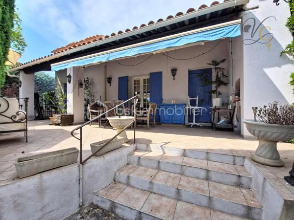 Et si votre prochain coup de cœur se cachait au cœur du Luberon ?

Imaginez-vous profiter d'un jardin arboré de plus de 2 000 m², vous détendre au bord de la piscine lors des belles journées provençales et partager des moments conviviaux autour d'un feu de cheminée en hiver.

À Mérindol, cette maison familiale d'environ 142 m² réunit tous les ingrédients d'une qualité de vie recherchée : une belle pièce de vie lumineuse, 4 chambres, des espaces fonctionnels, une terrasse à l'étage et un extérieur propice à la détente.

Mais ce n'est pas tout...

Certains espaces offrent encore de belles possibilités d'aménagement et de nombreuses surprises vous attendent lors de la visite. Un détail en particulier pourrait bien faire toute la différence pour votre futur projet de vie...

✨ Une maison où il fait bon vivre, dans un environnement calme et privilégié, à quelques minutes seulement des commodités.

📞 Vous souhaitez découvrir ce bien en avant-première et connaître tous ses atouts ?

Contactez-moi dès maintenant pour organiser une visite.

⚠️ Visite sur dossier validé uniquement – étude bancaire exigée
📍 Inter cabinet bienvenu