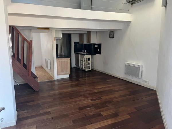 Location                                                      Appartement
                        
                     3 pièces                      40 m2                     à Rivesaltes